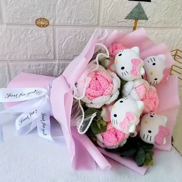 Hello Kitty Pink Crochet Bouquet - Picture 4 of 4